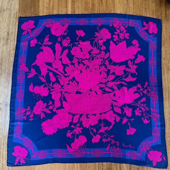 NINA RICCI SQUARE INCREDIBLE and rare silk scarf 34" square MADE IN ITALY - Picture 1 of 9